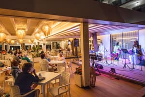 thumbnail: Outdoor dining
