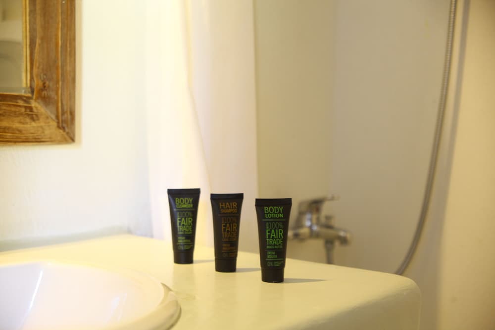 Bathroom amenities