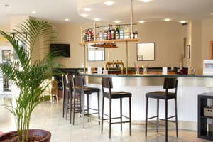 thumbnail: Bar (on property)