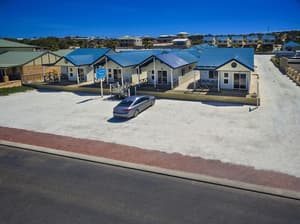 thumbnail: Front of property