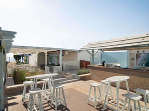 thumbnail: Bar (on property)