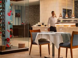 thumbnail: Restaurant