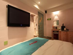 thumbnail: Room