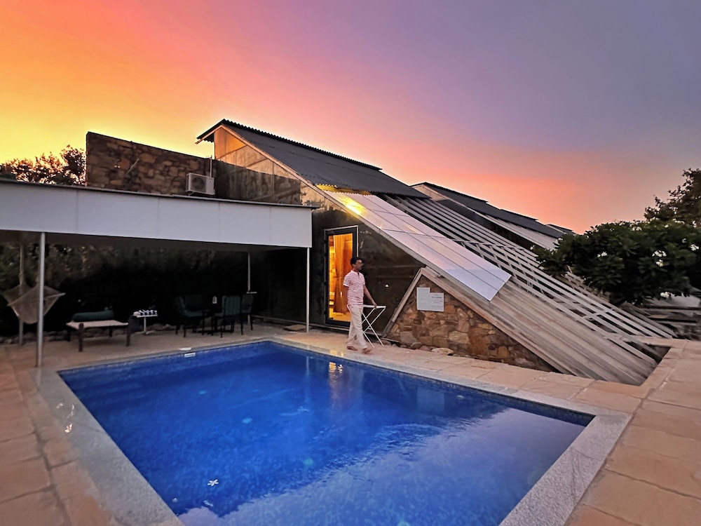 Private pool