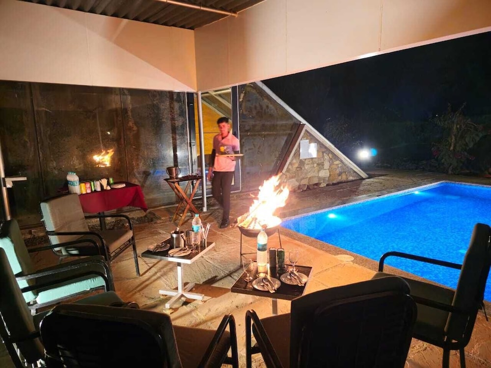 Private pool