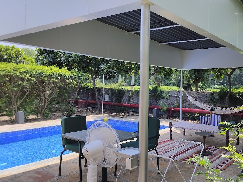 Private pool