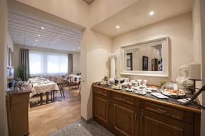 thumbnail: Breakfast area