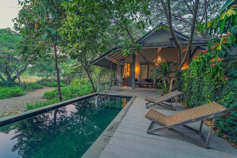 Private pool