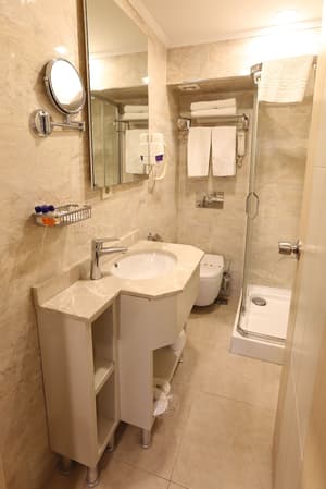 thumbnail: Bathroom
