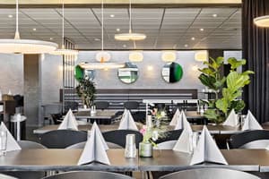 thumbnail: Restaurant