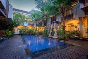 thumbnail: Outdoor pool