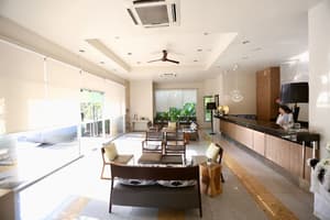 thumbnail: Interior entrance