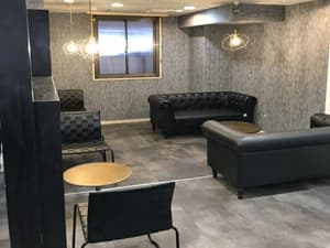 thumbnail: Lobby sitting area