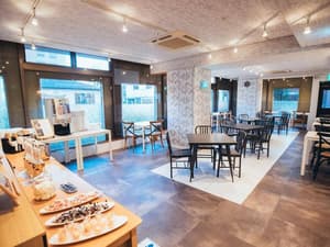 thumbnail: Cafe