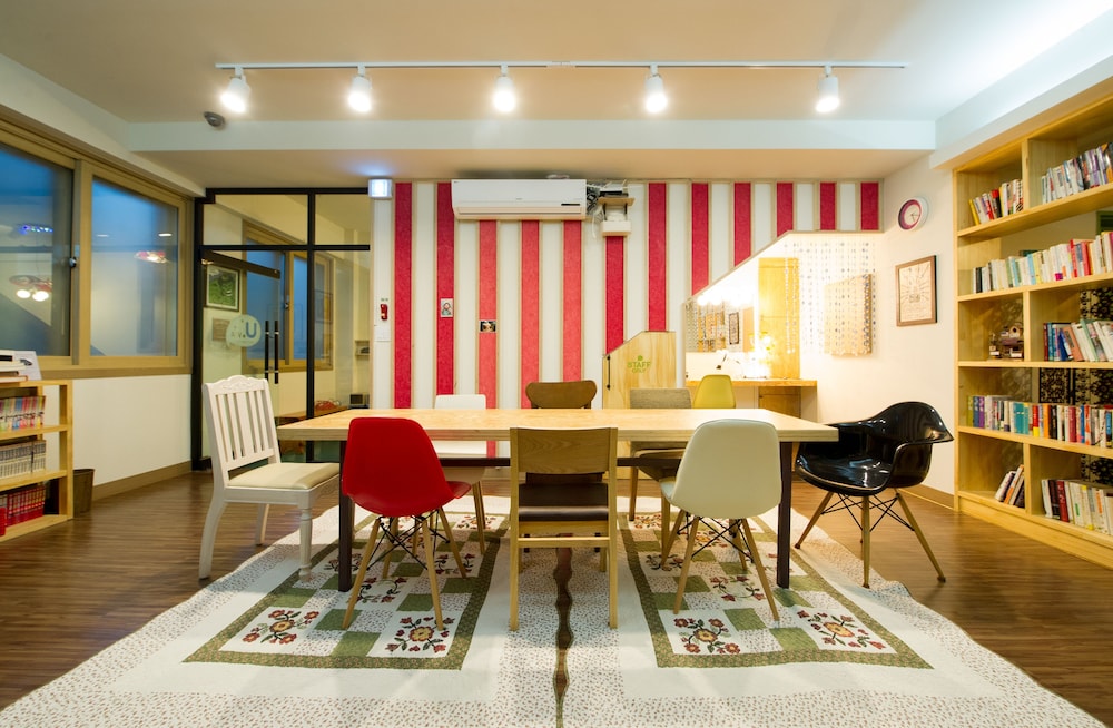 Children's theme room