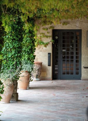 thumbnail: Exterior
