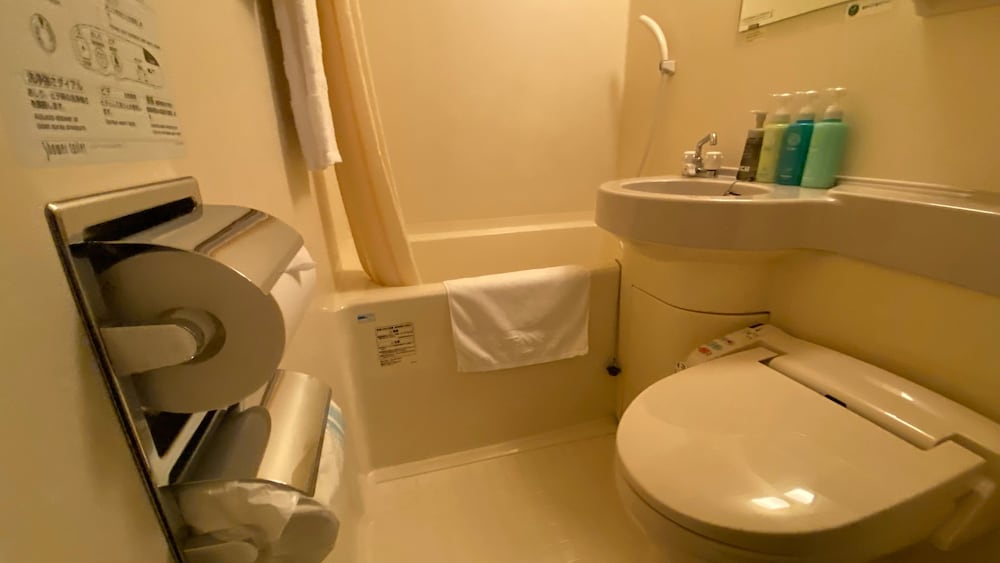 Bathroom amenities