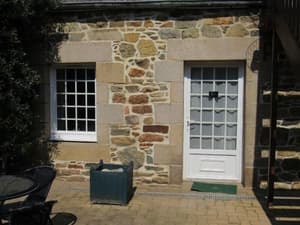 thumbnail: Exterior