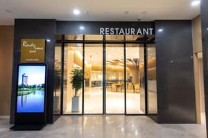 thumbnail: Restaurant