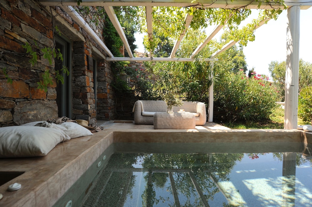 Private pool