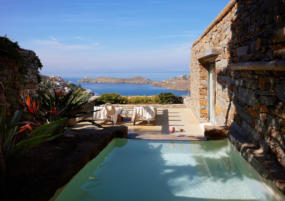 Private pool