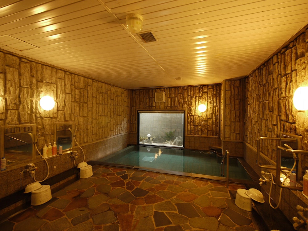 Indoor spa tub