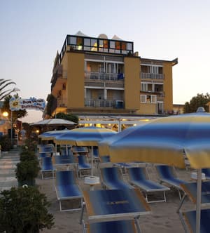 thumbnail: Sundeck