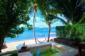 thumbnail: Deep soaking bathtub