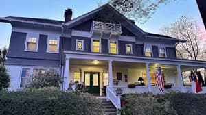 thumbnail: Front of property