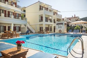 thumbnail: Outdoor pool