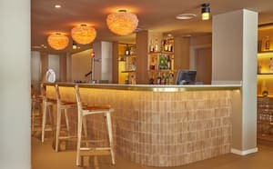 thumbnail: Snack bar