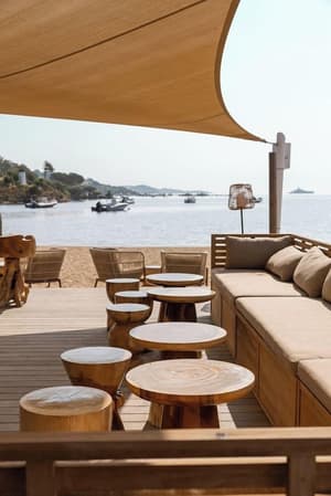 thumbnail: Lounge