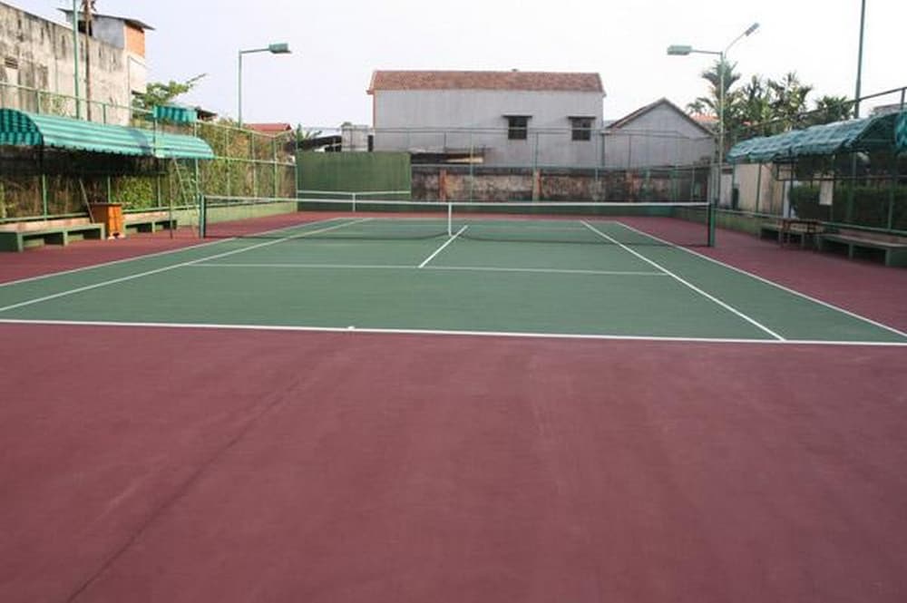 Tennis court