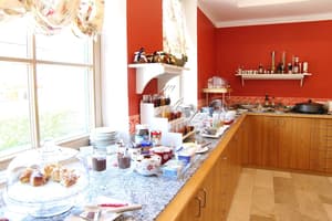 thumbnail: Breakfast area