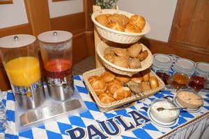 thumbnail: Breakfast area