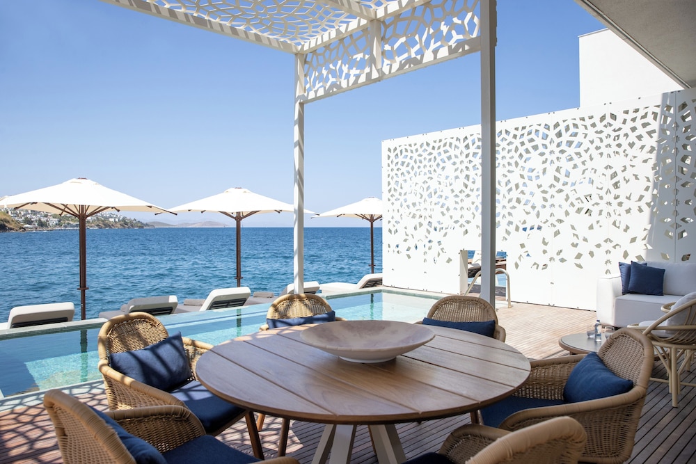 Private pool