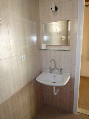 thumbnail: Bathroom sink