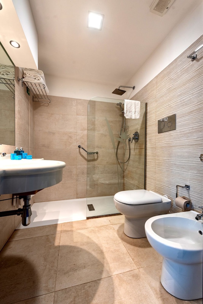 Bathroom shower