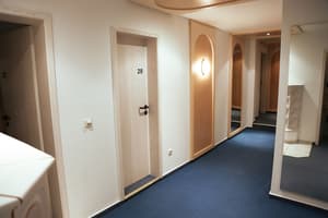 thumbnail: Hallway