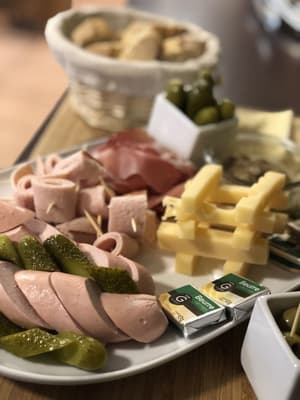 thumbnail: Dining