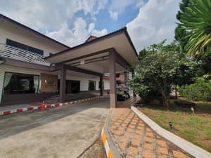 thumbnail: Exterior