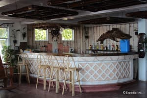 thumbnail: Bar (on property)