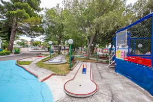 thumbnail: Mini-golf