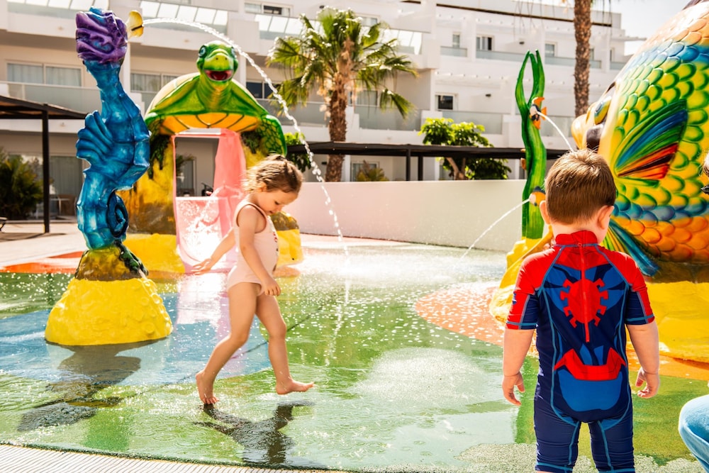 Surfing/boogie boarding