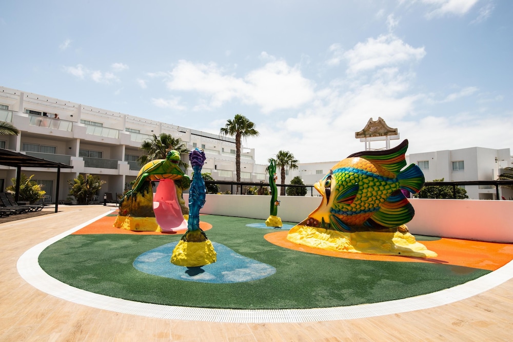 Surfing/boogie boarding