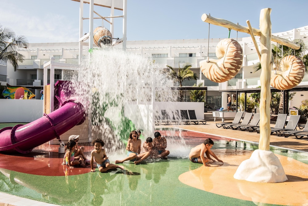 Surfing/boogie boarding