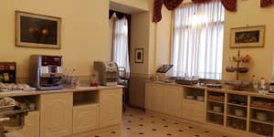 thumbnail: Bar (on property)