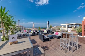 thumbnail: Bar (on property)