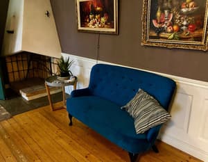 thumbnail: Interior entrance