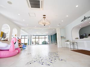 thumbnail: Lobby lounge
